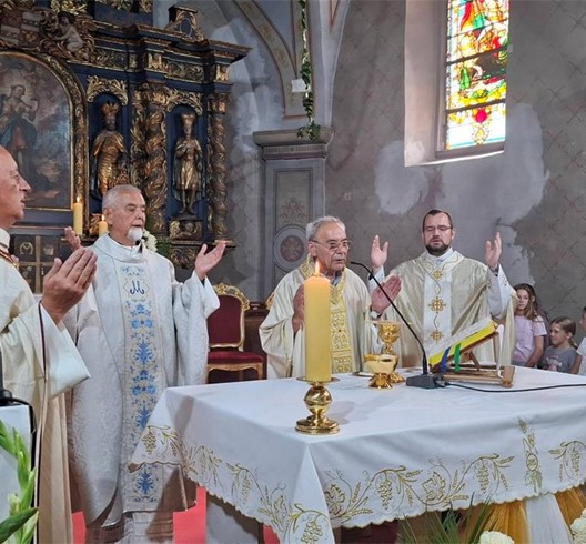 Vlč. Mato Matić proslavio zlatnu misu u Vrapču